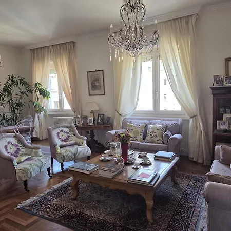 Stanze Centro Storico كالياري